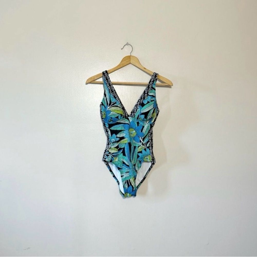 SALE! Colorful Croft & Barrow One-Piece Swimsuit Size 10 EUC